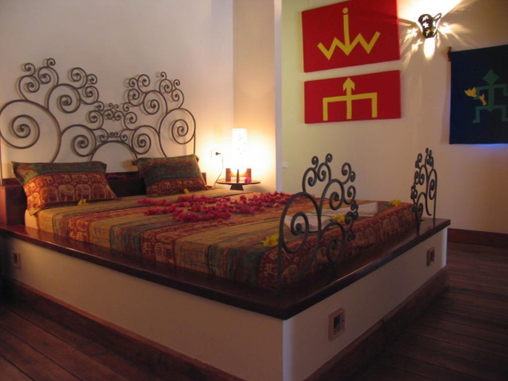 Le Zahir Lodge Ambatoloaka  Zimmer foto