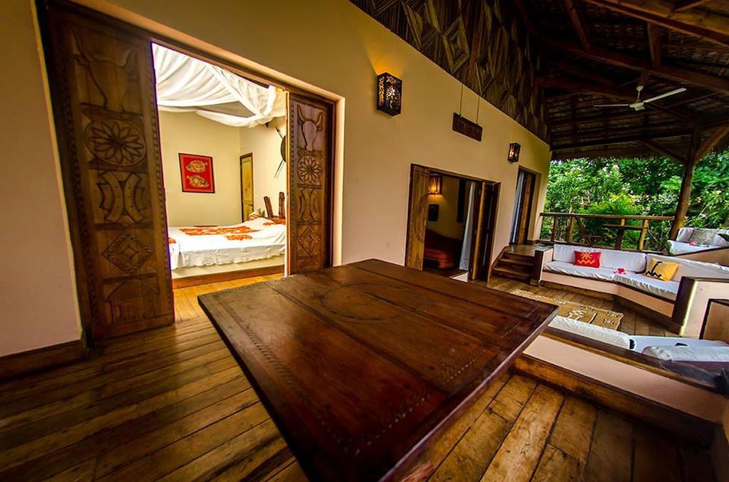 Le Zahir Lodge Ambatoloaka  Zimmer foto